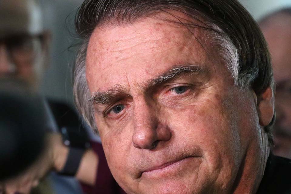 TSE multa Bolsonaro por propaganda irregular nas eleições de 2022