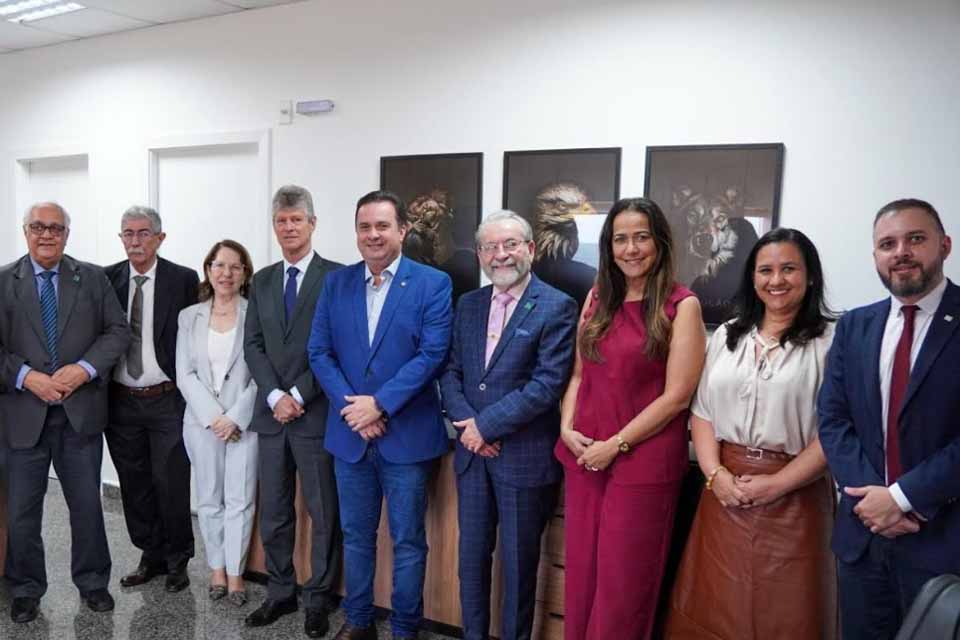 Deputado Luís do Hospital reforça diálogo com CFM e defende união pela saúde