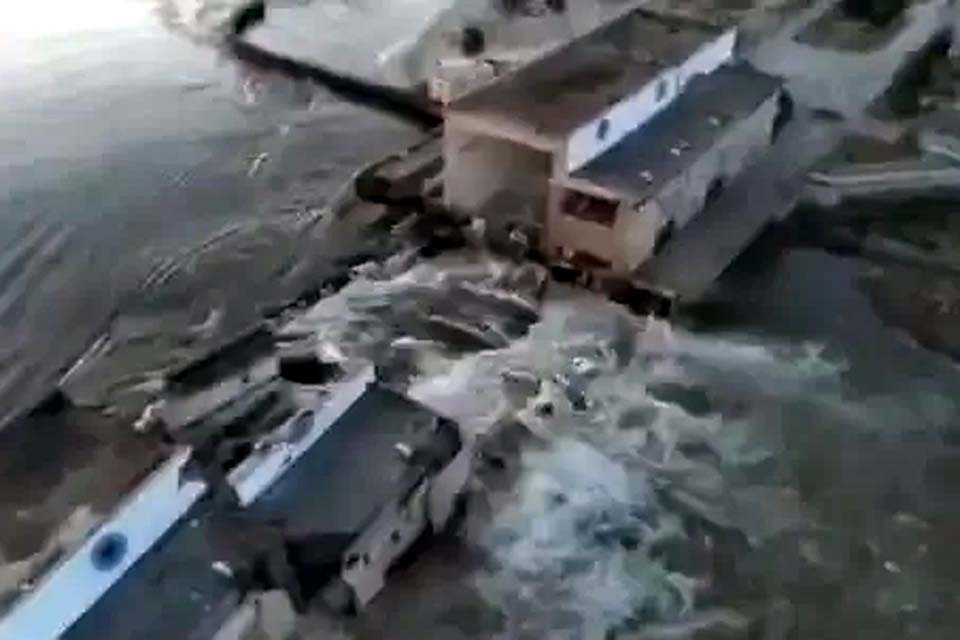 Sete pessoas estão desaparecidas após colapso de barragem na Ucrânia