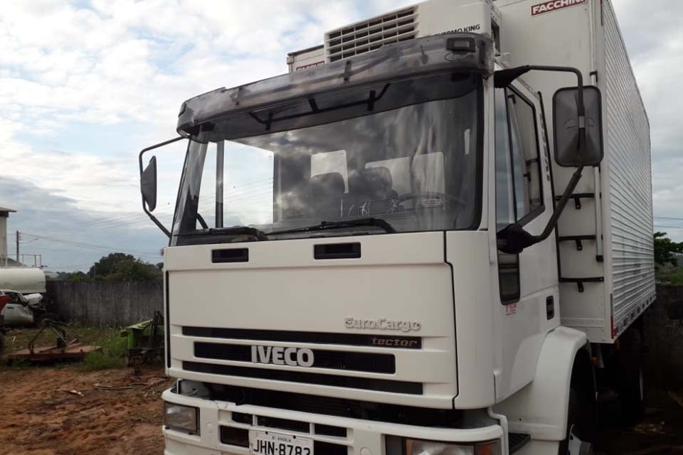 Governo entrega caminhão baú frigorífico ao município para fortalecimento da piscicultura local