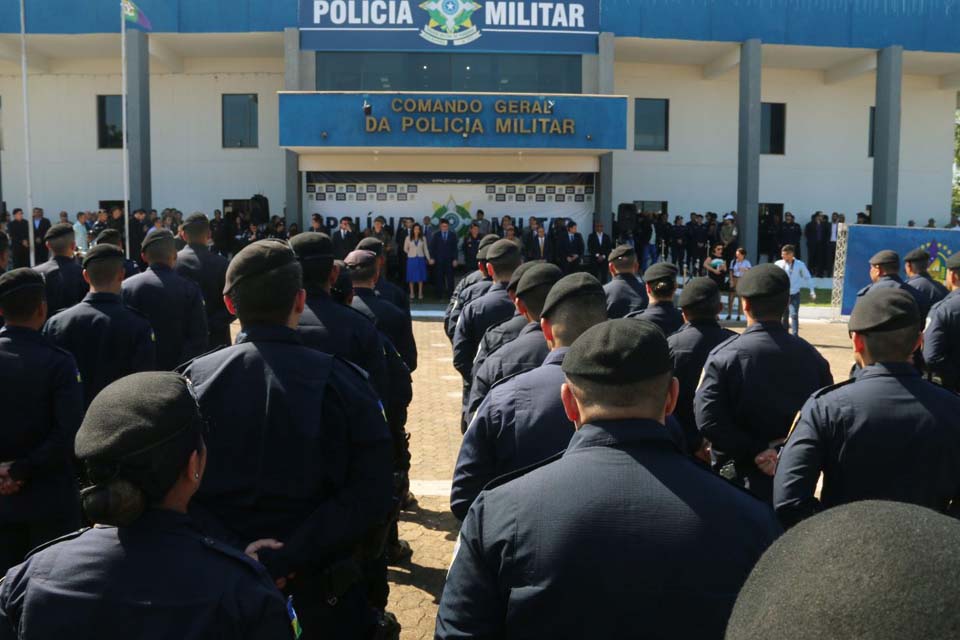 Governador Marcos Rocha presta continência aos profissionais da Segurança Pública em homenagem a Tiradentes