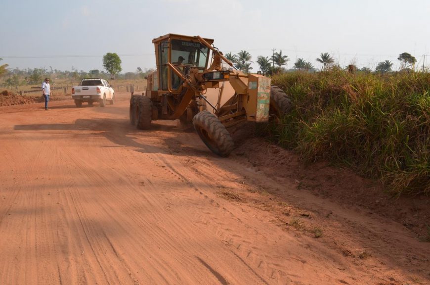 Serviços de recuperação e manutenção são realizados na Rodovia 484 