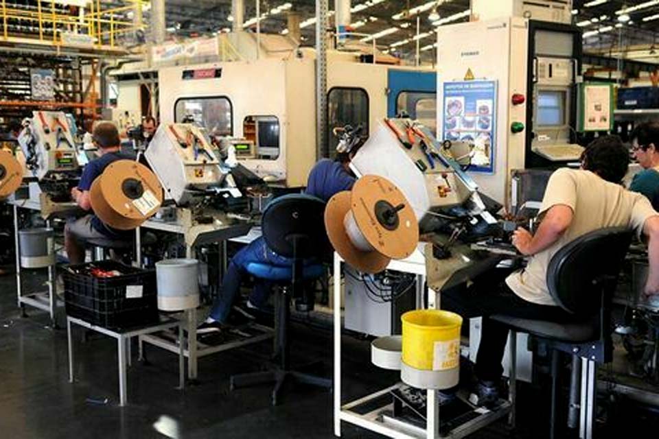 Empresários industriais mostram insatisfação com a situação financeira que enfrentam; revela CNI