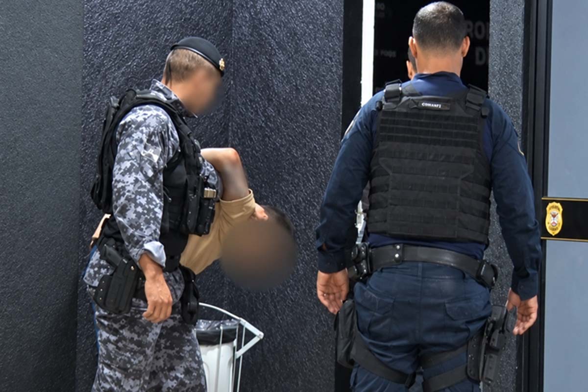 PM detém jovem suspeito de agredir a mãe e tentar invadir a casa dela