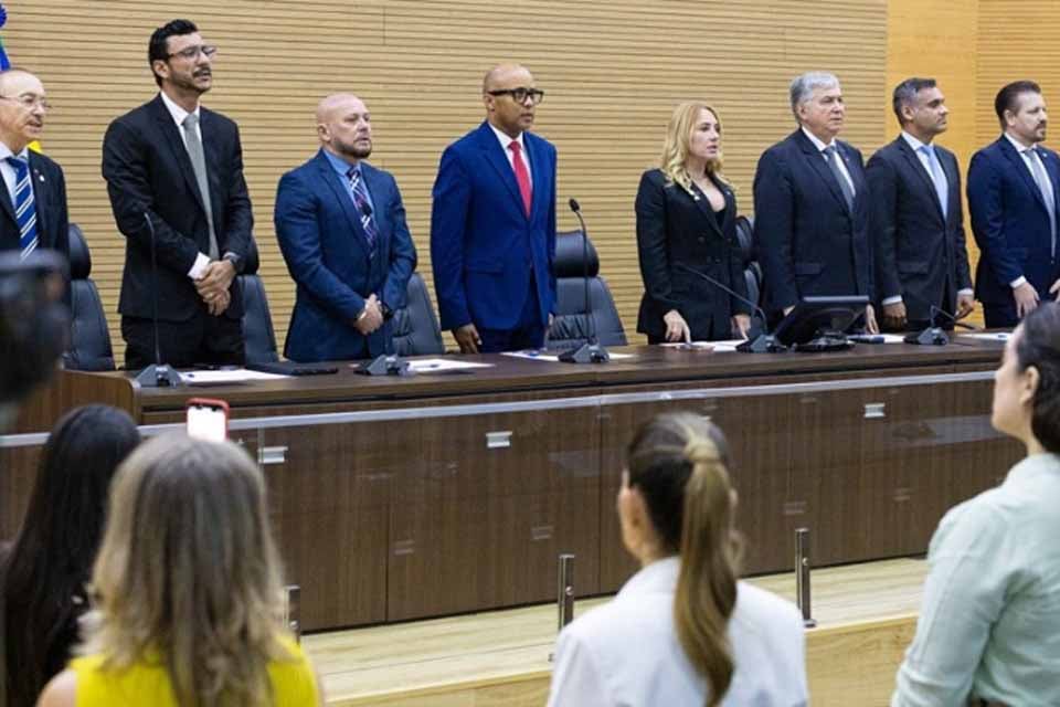 Sessão solene da Assembleia Legislativa homenageia carreiras que fortaleceram instituições públicas