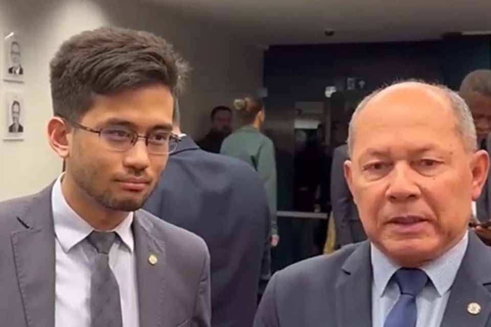 Kim Kataguiri debocha de Coronel Chrisóstomo após episódio da música na CPMI do INSS: “Trabalho num manicômio”