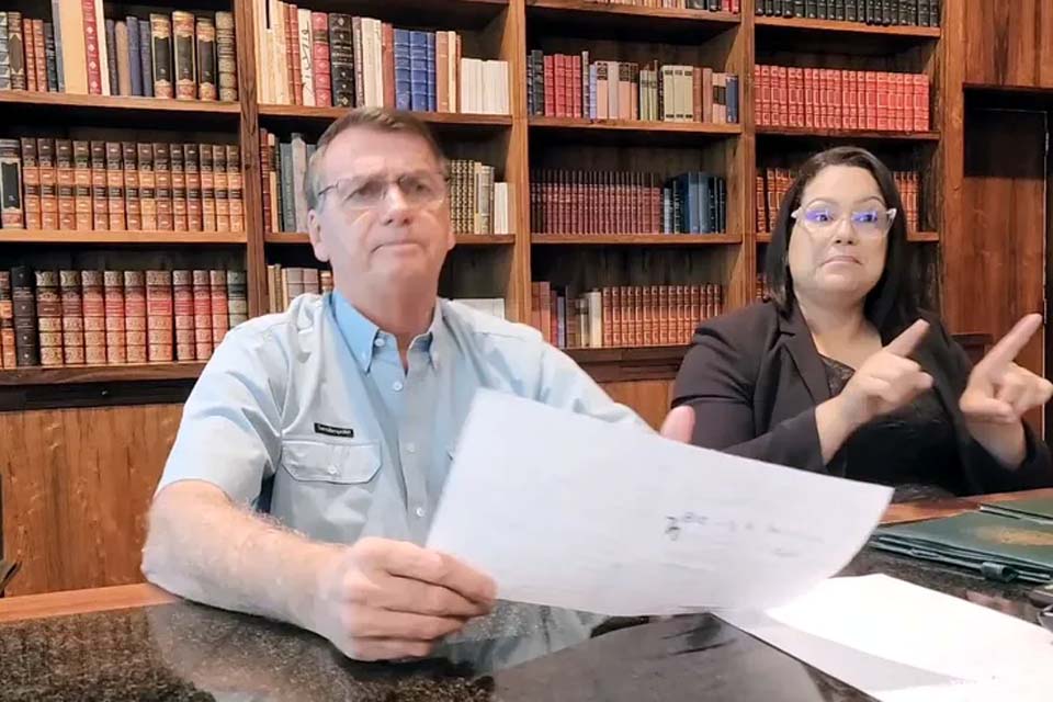 'Nada justifica', diz Bolsonaro sobre tentativa de ataque com bomba em Brasília