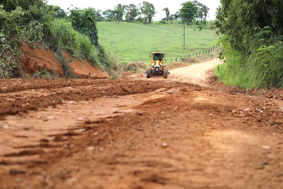 Prefeitura Ji-Paraná segue com serviços de melhorias na zona rural