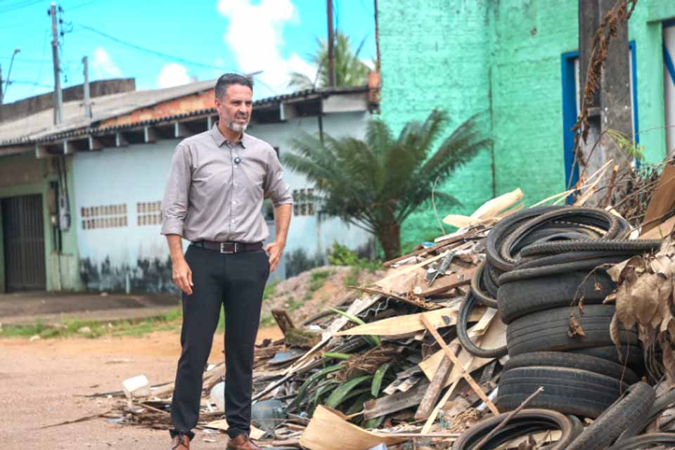 Prefeitura de Porto Velho alerta sobre notificação de moradores por descarte irregular de entulhos em vias públicas