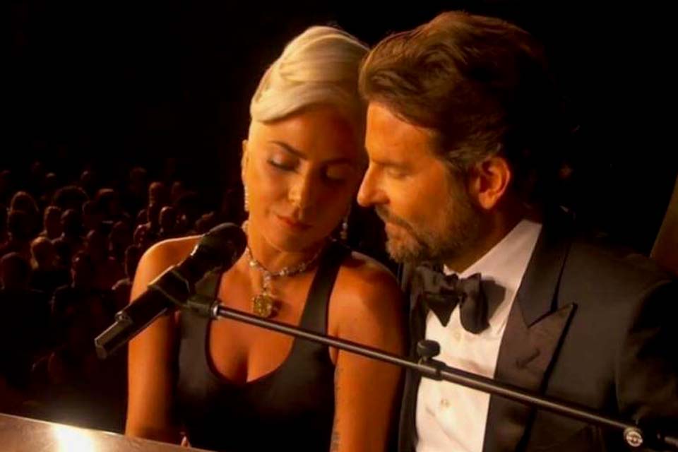 Ex-mulher acusa Bradley Cooper de traição com Lady Gaga
