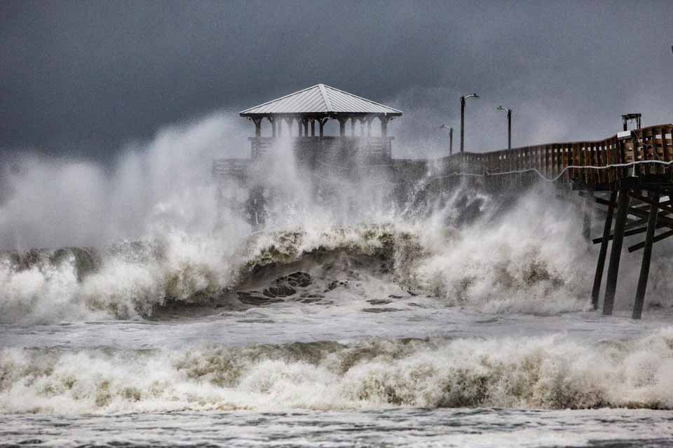 Furacão Florence em flashes no EUA