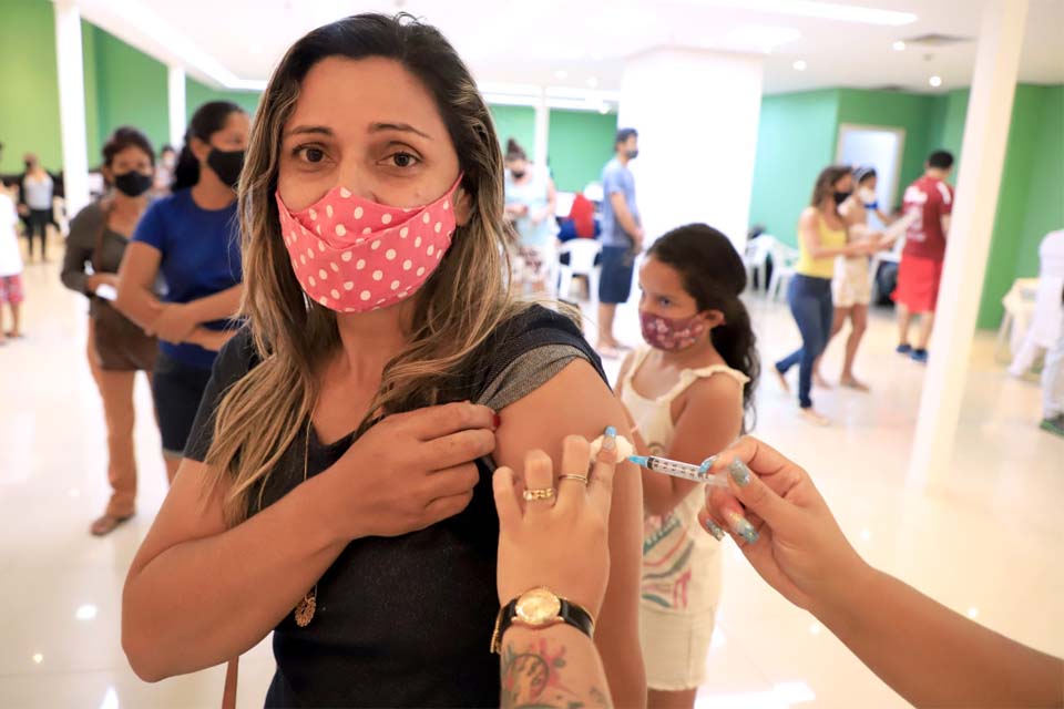 Vacina: terceira dose liberada para o público geral em Porto Velho; e o mês sem mortes em 30 cidades de Rondônia