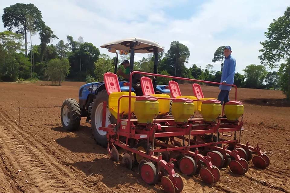 Programa Porteira Adentro continua os trabalhos na zona rural do município
