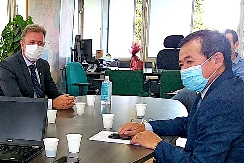 Luizinho Goebel parabeniza Eduardo Japonês por determinar a compra de vacina para Vilhena