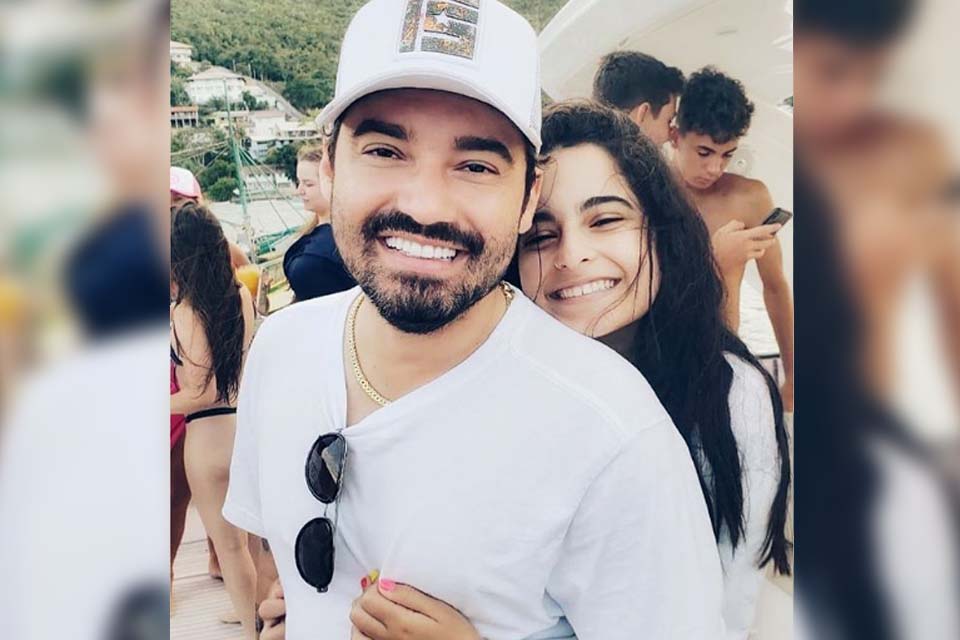 Fernando Zor se diverte em viagem com amigos e aposta: 'Hora certa de recomeçar'