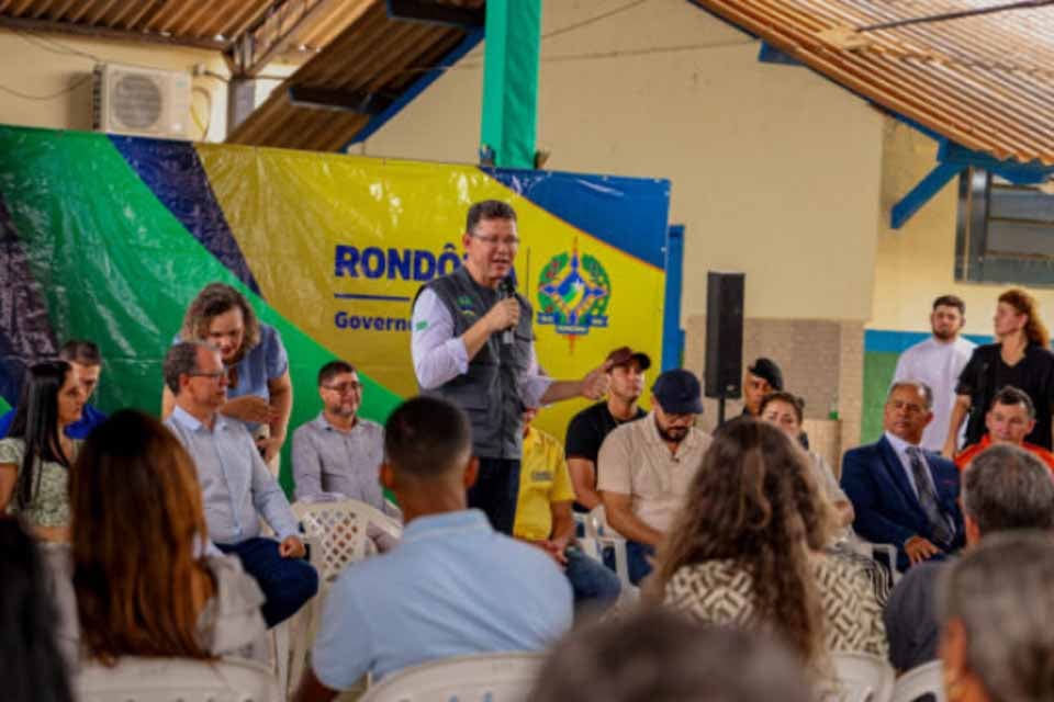 Entrega de equipamentos e anúncio de investimentos são realizados pelo governo em Colorado do Oeste