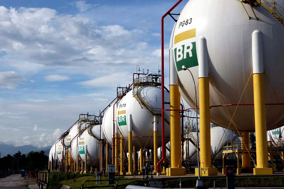 ANP regulamenta indicação de áreas para exploração de petróleo e gás