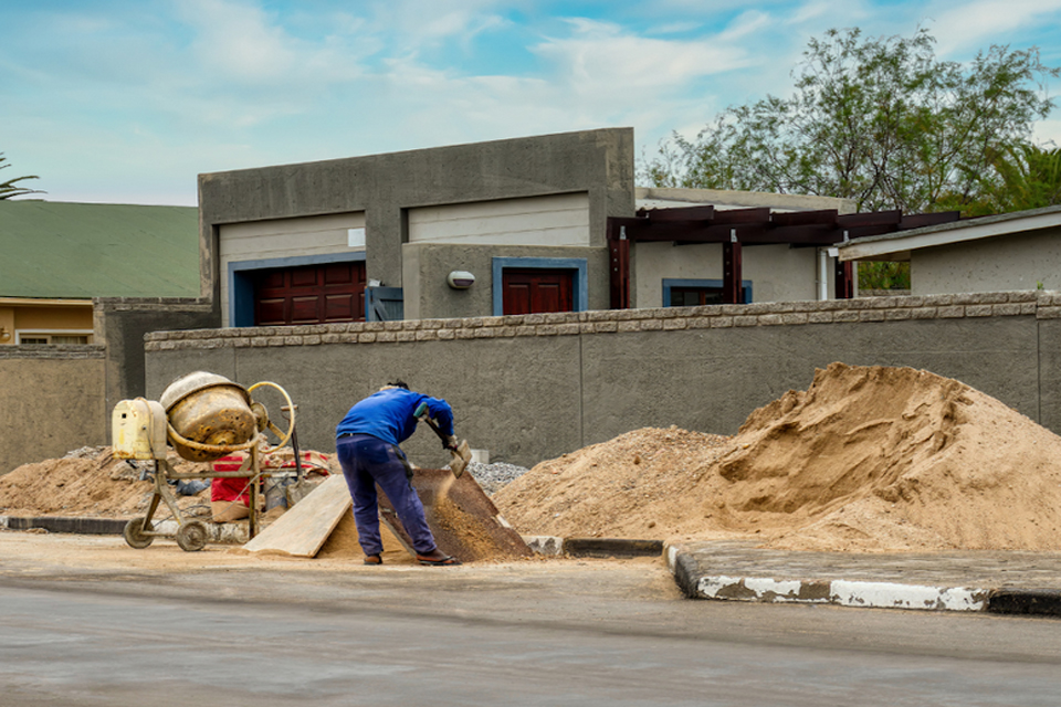 Siga orientações da Energisa para evitar acidentes com a rede elétrica durante construções e reformas