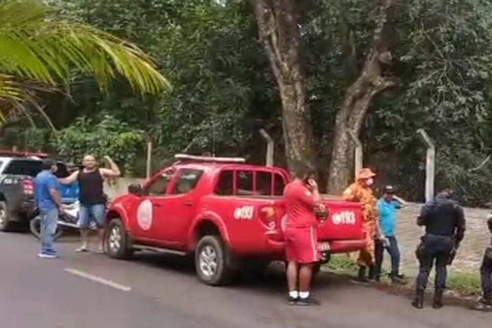 Polícia recebe denúncia e encontra corpo em vala próximo do aeroporto