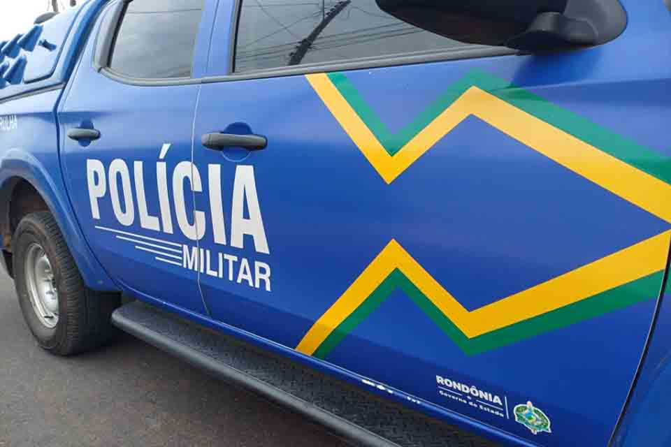 Homem incendeia a própria casa após discussão com a esposa em Jaru