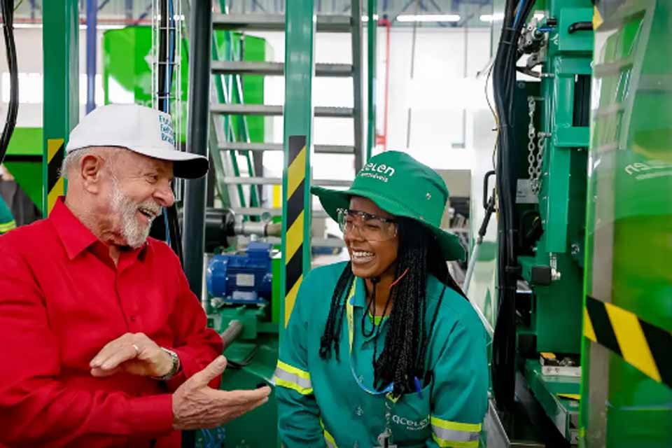 Biocombustível de macaúba mudará vida de agricultores em MG, diz Lula