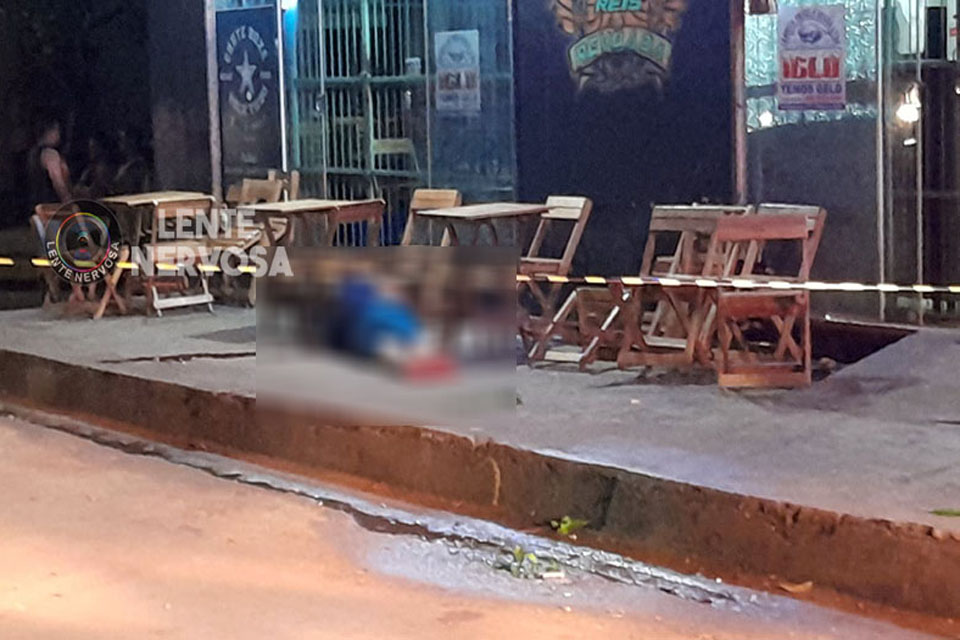 Ataque a tiros em conveniência resulta em dois mortos e dois baleados