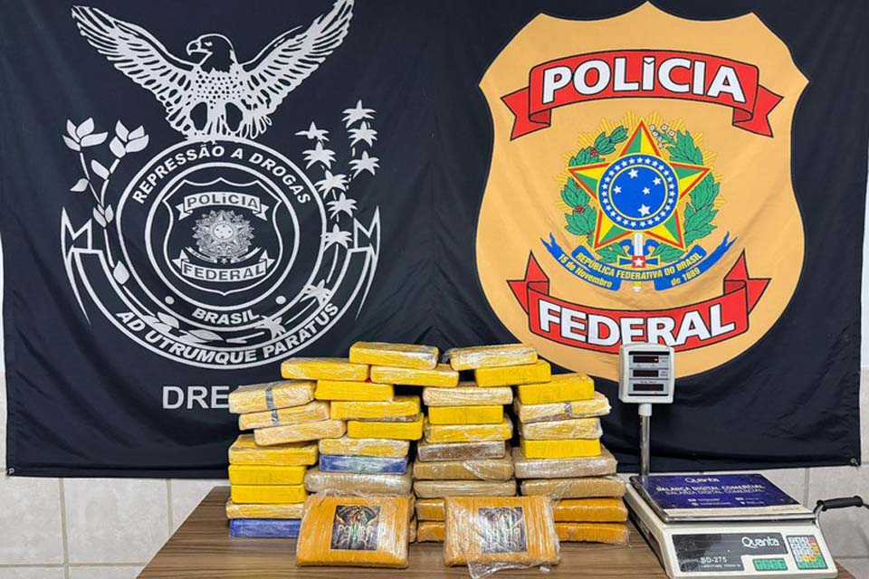 PF prende motorista transportando 40 kg de drogas em caminhão