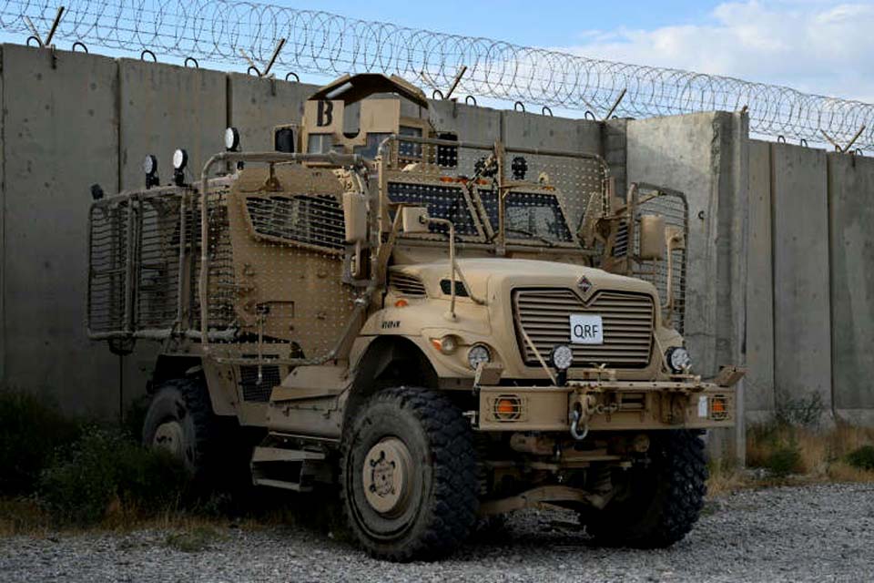 Exército americano destruiu aviões e blindados antes de deixar Cabul