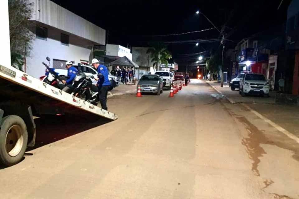 12 pessoas são presas em blitz da Operação Lei Seca na Linha 605 por embriaguez na direção