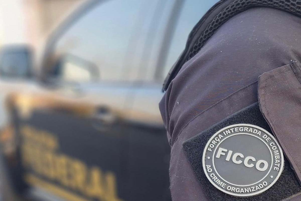 FICCO/RO prende mulher com mais de 13 kg de maconha em Porto Velho