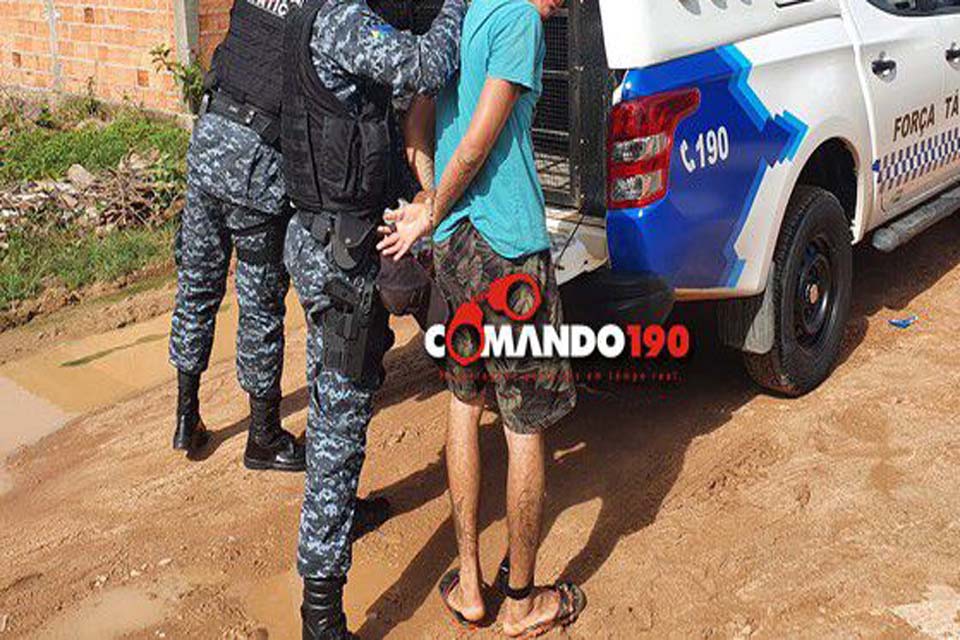 PM prende apenado de tornozeleira com duas armas de fogo 