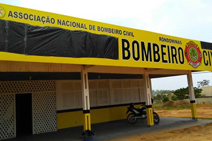 Corpo de Bombeiros Militar notifica Associação de Bombeiro Civil a retirar as palavras brigada e emergência de placa