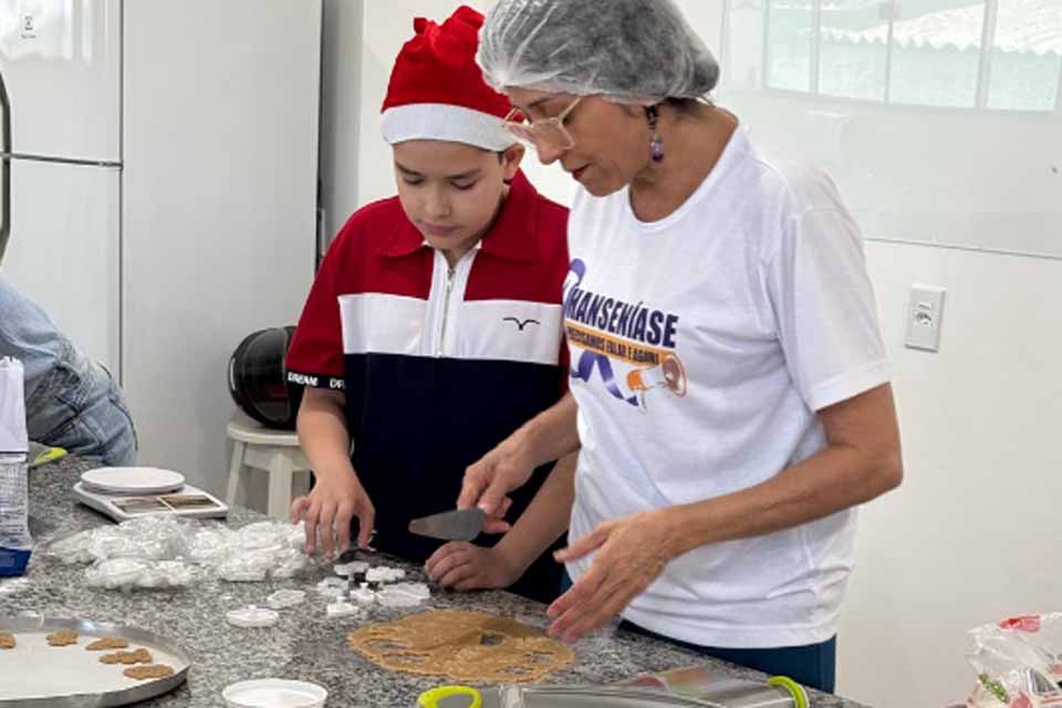 Secretaria Municipal de Saúde promove terceira oficina natalina para geração de renda a pessoas acometidas pela hanseníase