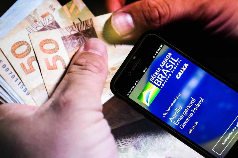Trabalhadores nascidos em setembro podem sacar auxílio emergencial; saiba as regras