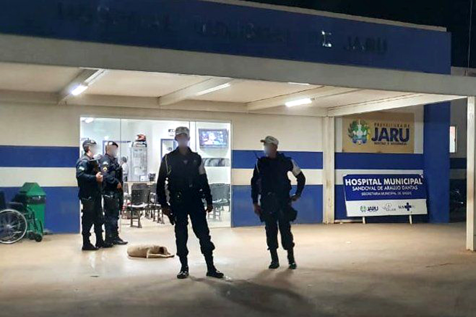 Homem alucinado invade hospital e causa pânico entre pacientes e servidores
