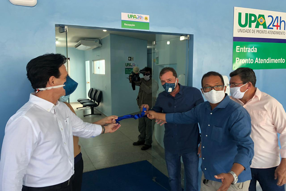  Prefeito Hildon Chaves entrega UPA, praça, asfalto ônibus e outros benefícios no distrito