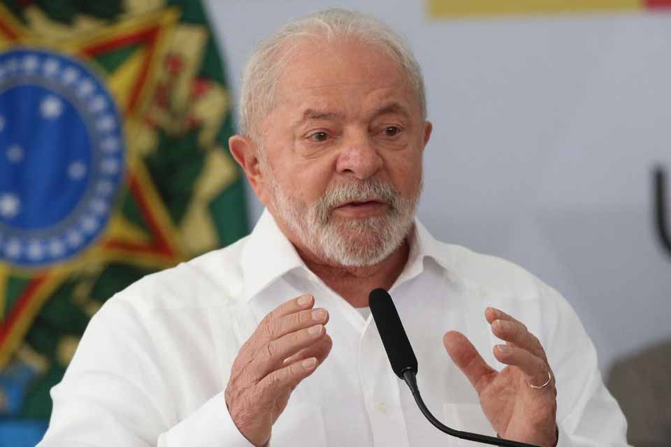 Em pronunciamento, Lula anuncia reajuste do salário mínimo para R$ 1.320