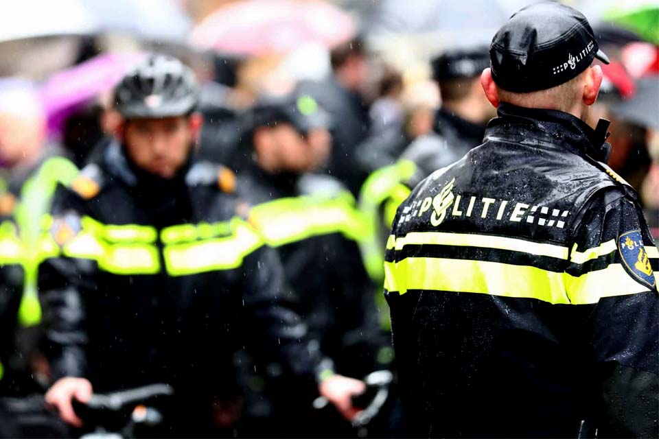 Cartas-bombas explodem em duas cidades na Holanda