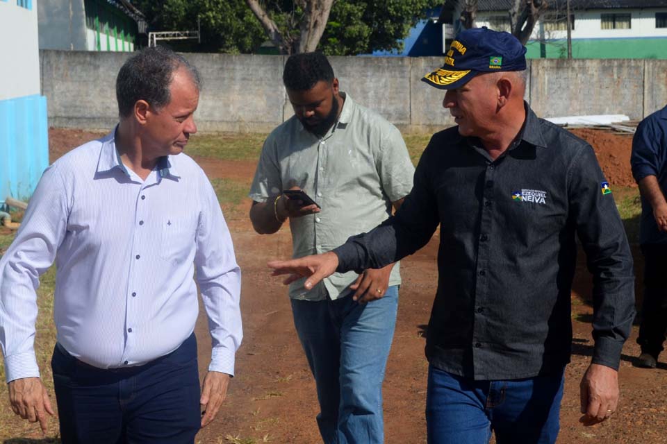 Obra de piscina térmica da Apae de Colorado é iniciada com apoio do deputado Ezequiel Neiva