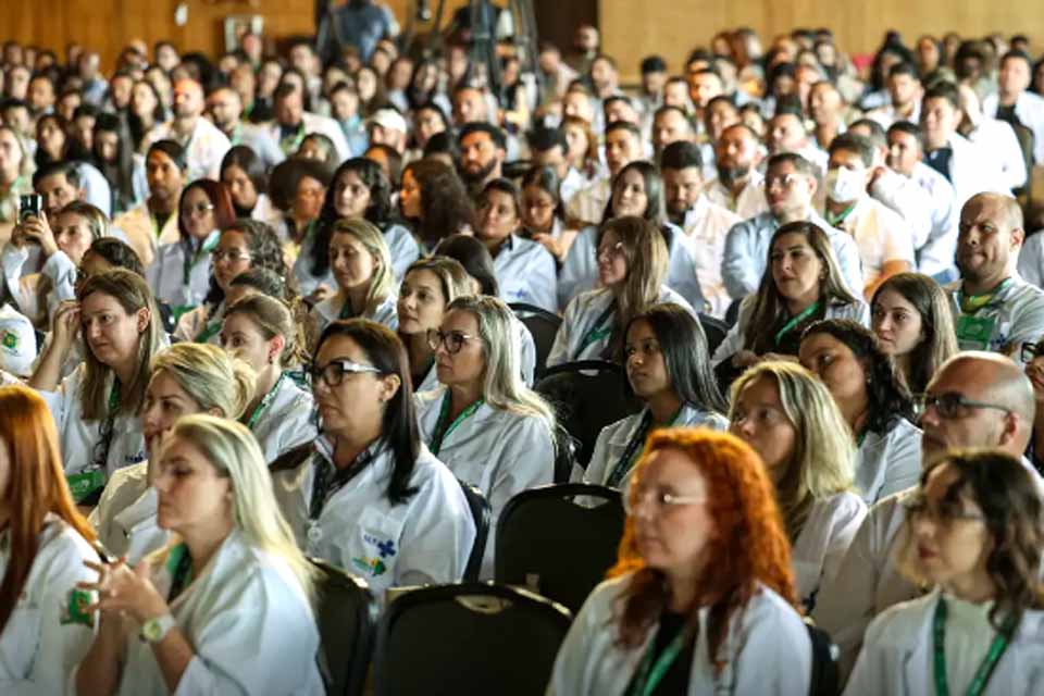 Mais Médicos: 407 profissionais começam a atuar em 22 estados