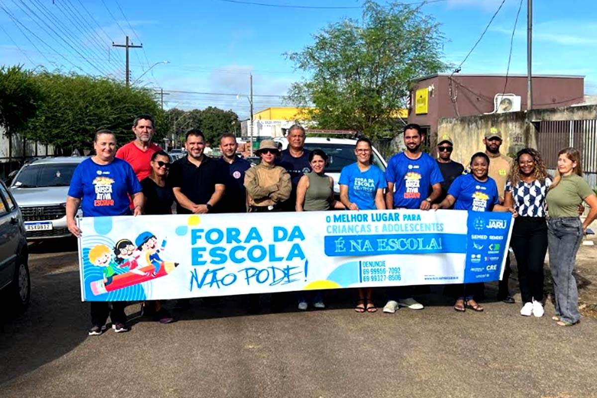 Prefeitura de Jaru realiza caminhada de conscientização sobre os prejuízos da evasão escolar