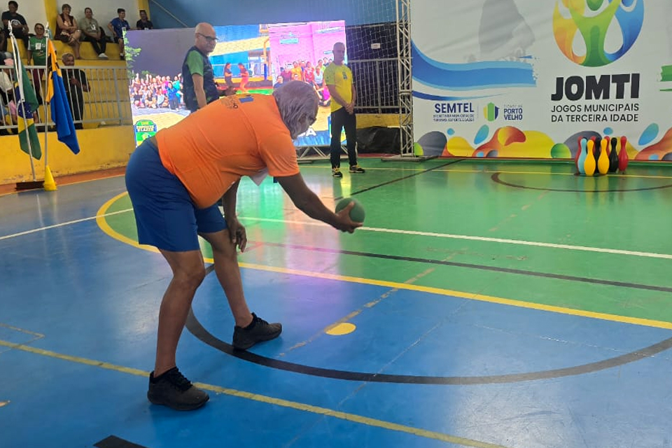 Idosos protagonizam com vitalidade o primeiro dia dos Jogos Municipais da Terceira Idade