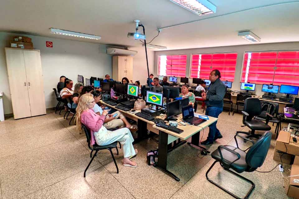 Profissionais de saúde participam de capacitação sobre o sistema e-SUS PEC em Guajará-Mirim