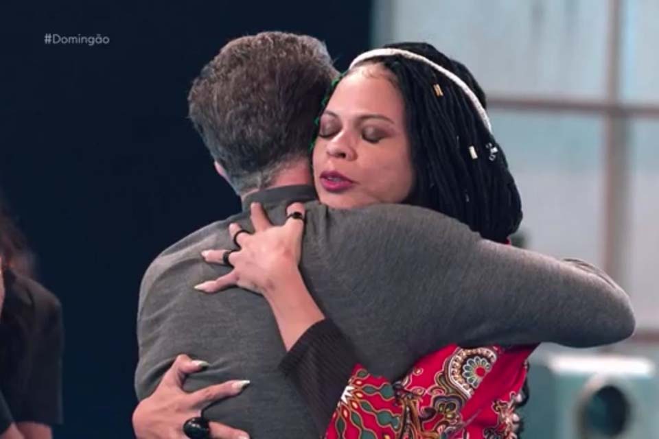 CEO do Instituto Banzeiro da Amazônia, rondoniense Anne Cleyanne é destaque nacional do Programa “Domingão com Hulk”