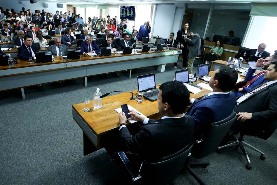Comissão do Senado aprova projeto que amplia cotas raciais para concursos