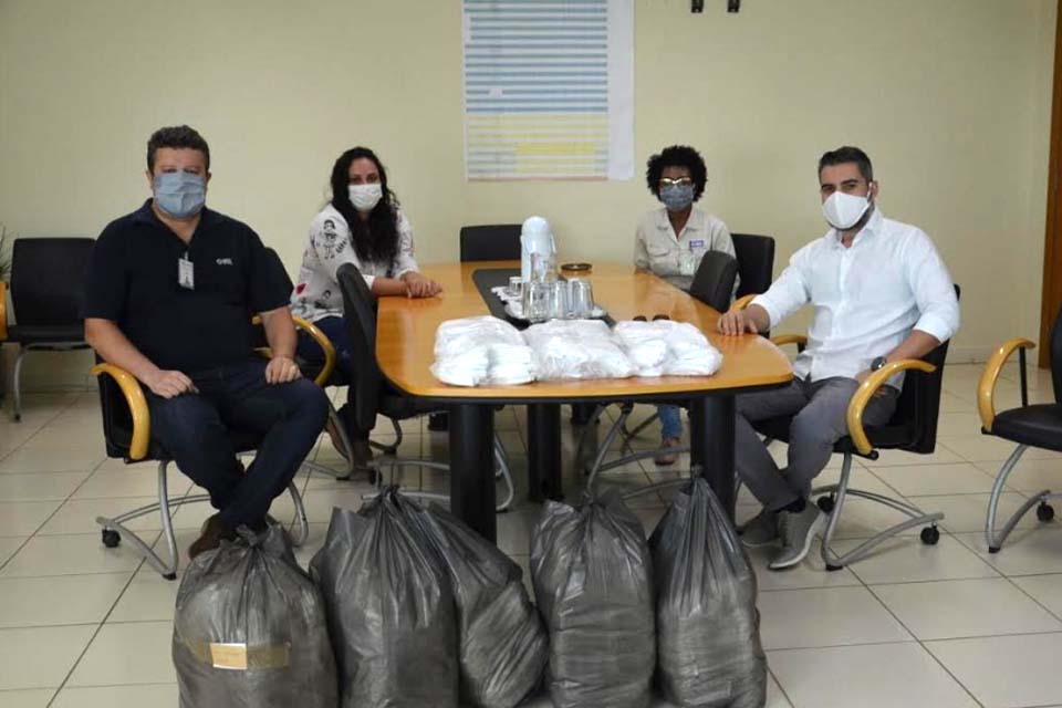 Prefeitura recebe doação de 5 mil máscaras de tecido duplo e laváveis