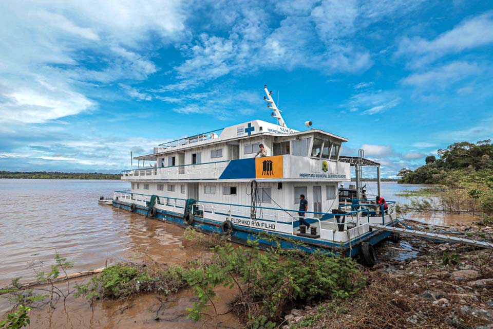 Barco Saúde de Porto Velho volta a levar vacinação contra a Covid-19 à região do Baixo Madeira