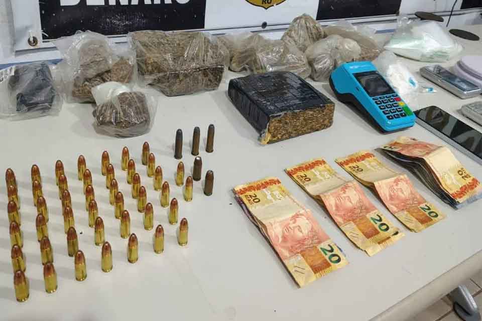 Mulher é presa em Operação do Denarc contra trafico de drogas 