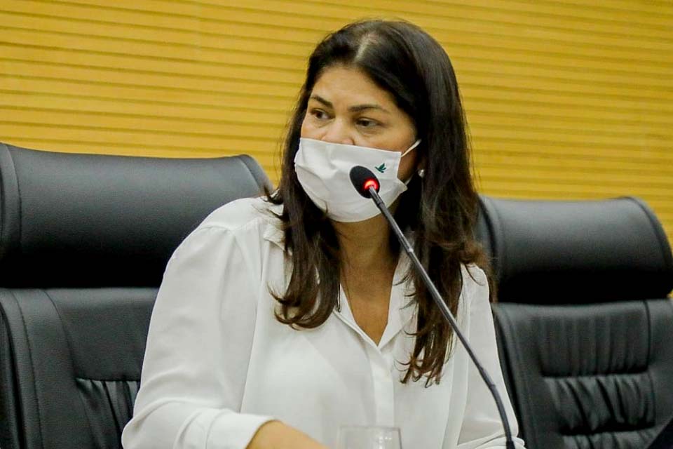 Deputada Cássia destina emenda de R$ 300 mil para recuperação de estradas vicinais em Machadinho do Oeste