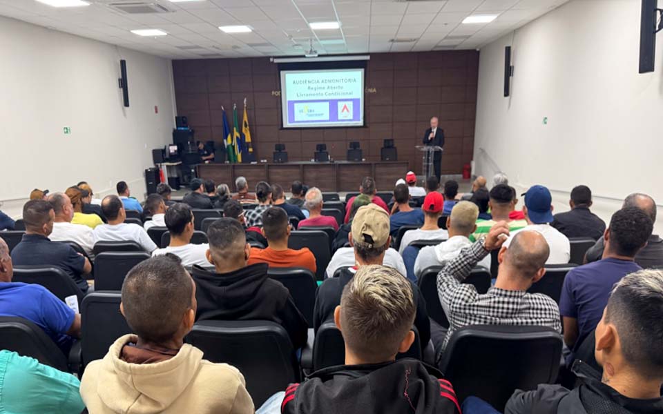 Varas de Execuções de Penas Alternativas orienta reeducandos sobre regime aberto e livramento condicional